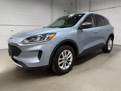 Ice Blue 2022 Ford Escape SE