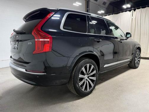 2024 Volvo XC90 B5 Plus Bright Theme