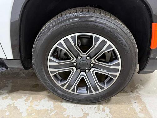 2024 Jeep Wagoneer Base