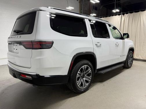 2024 Jeep Wagoneer Base