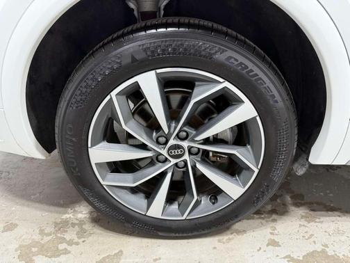 2023 Audi Q5 45 S line Premium Plus