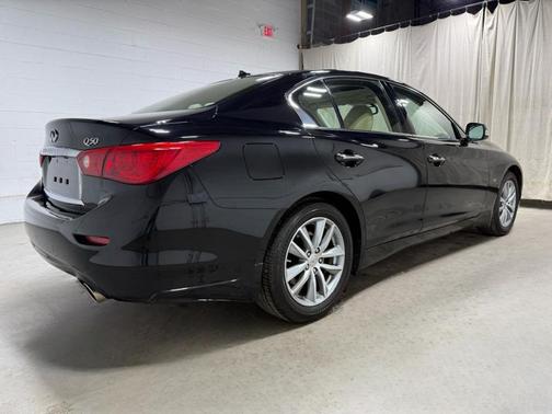 2015 INFINITI Q50 Premium
