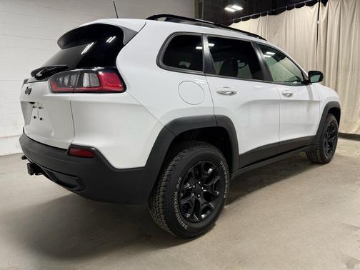 Bright White Clearcoat 2022 Jeep Cherokee X