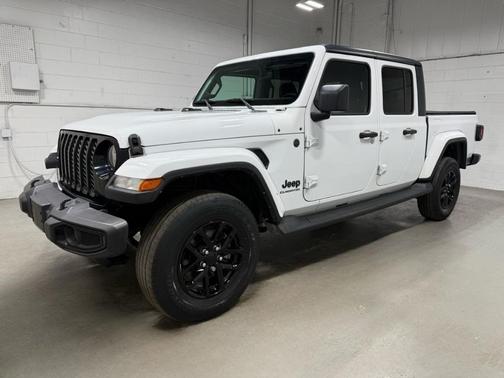 2022 Jeep Gladiator Sport