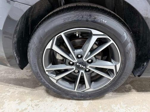 Aurora Black 2022 Kia Forte LXS