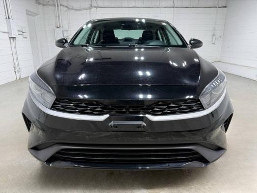 Aurora Black 2022 Kia Forte LXS