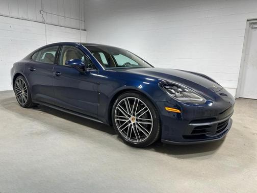 Night Blue Metallic 2018 Porsche Panamera 4S