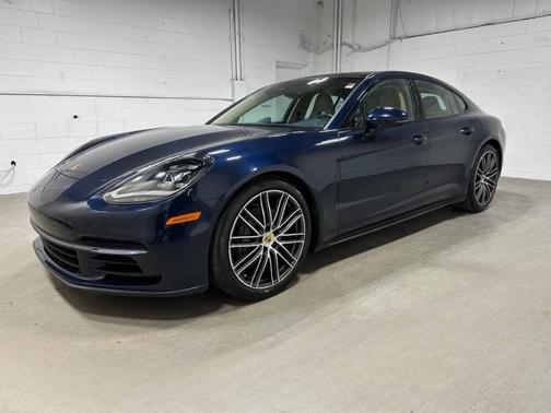 Night Blue Metallic 2018 Porsche Panamera 4S
