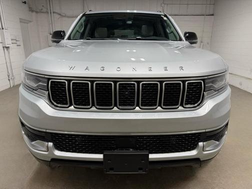 2023 Jeep Wagoneer Base