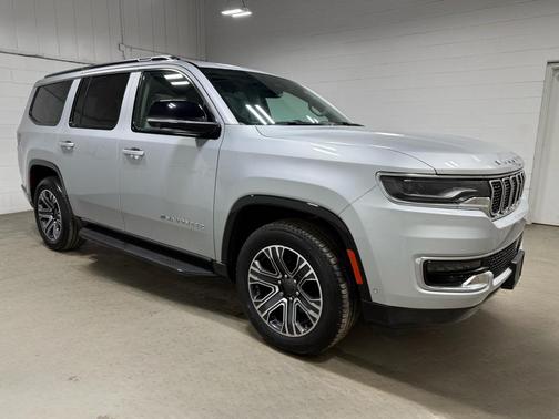 2023 Jeep Wagoneer Base