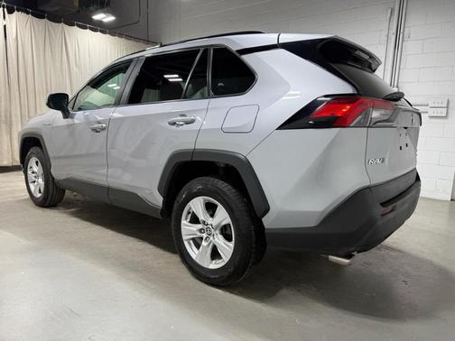 Silver Sky Metallic 2021 Toyota RAV4 Hybrid XLE