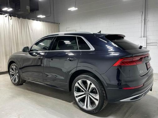 Orca Black Metallic 2021 Audi Q8 55 Premium
