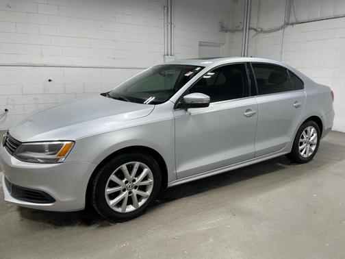 2014 Volkswagen Jetta SE w/Connectivity/Sunroof PZEV