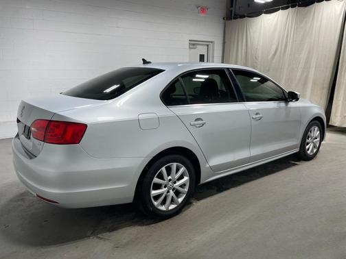 2014 Volkswagen Jetta SE w/Connectivity/Sunroof PZEV