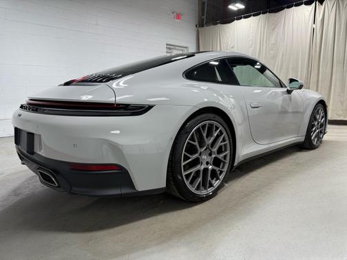 2025 Porsche 911 Carrera