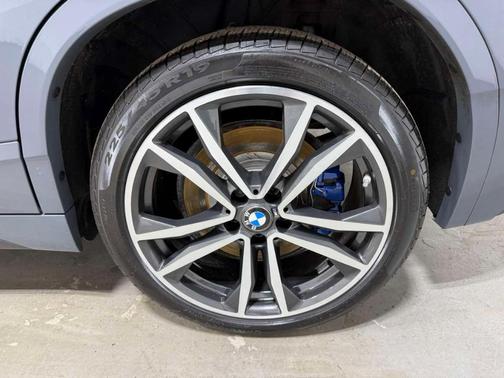2022 BMW X2 M35i