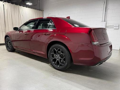 2023 Chrysler 300 Touring L