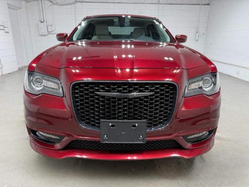 2023 Chrysler 300 Touring L