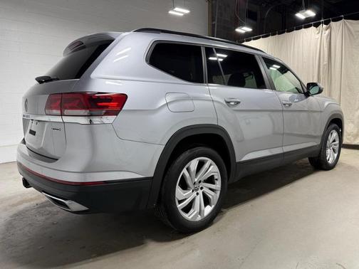 2022 Volkswagen Atlas 3.6L SE w/Technology