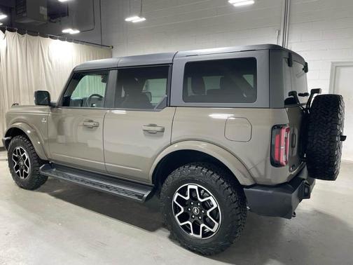 Gray 2025 Ford Bronco Outer Banks