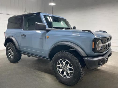 Azure Gray Metallic 2025 Ford Bronco Badlands