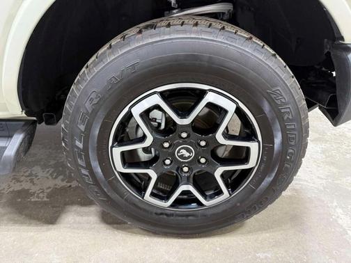 Desert Sand 2025 Ford Bronco Outer Banks