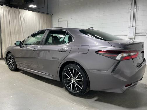 Predawn Gray Mica 2023 Toyota Camry SE