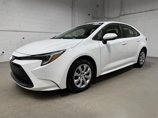 Ice 2025 Toyota Corolla Hybrid LE