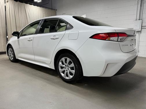 Ice 2025 Toyota Corolla Hybrid LE