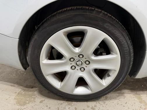 2010 Jaguar XF Luxury