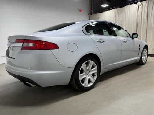 2010 Jaguar XF Luxury