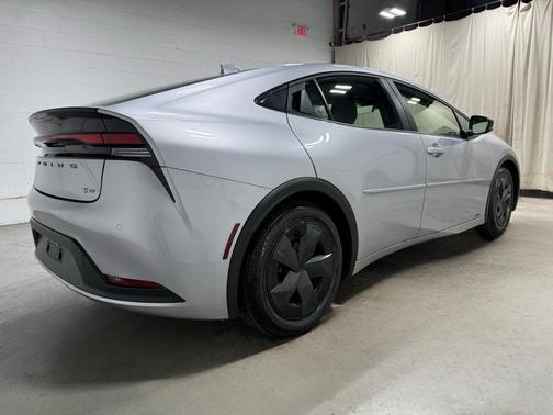 2023 Toyota Prius LE