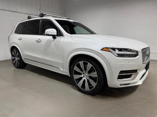 2022 Volvo XC90 T6 Inscription 7 Passenger