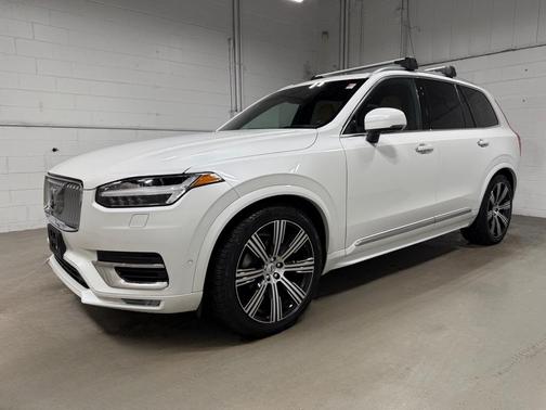 2022 Volvo XC90 T6 Inscription 7 Passenger