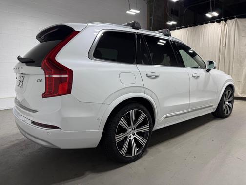 2022 Volvo XC90 T6 Inscription 7 Passenger