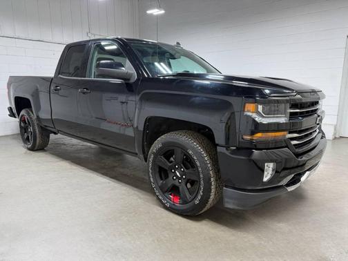 Black 2018 Chevrolet Silverado 1500 LT