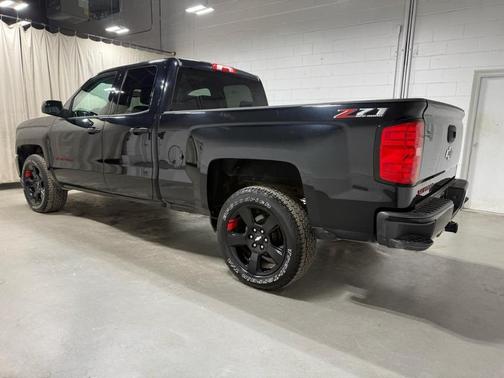 Black 2018 Chevrolet Silverado 1500 LT