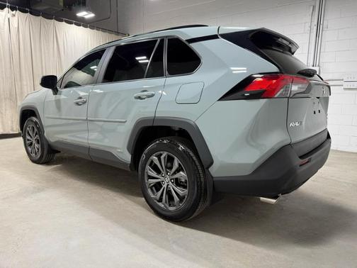 2023 Toyota RAV4 Hybrid XLE Premium