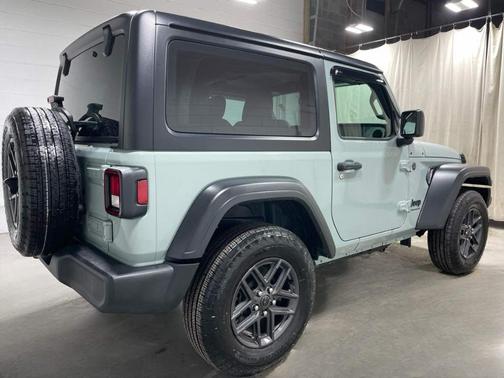 Earl Clearcoat 2024 Jeep Wrangler Sport