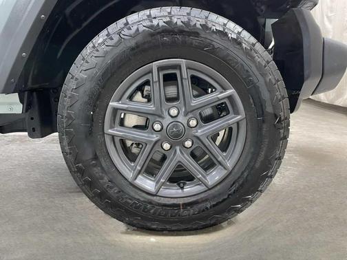 Earl Clearcoat 2024 Jeep Wrangler Sport