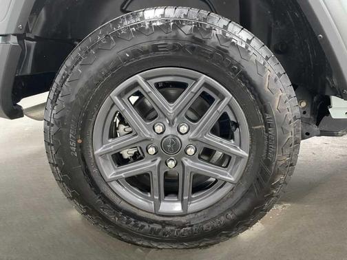 Earl Clearcoat 2024 Jeep Wrangler Sport