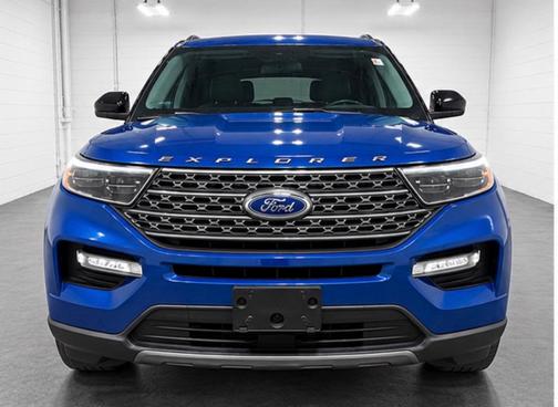 Atlas Blue Metallic 2022 Ford Explorer XLT