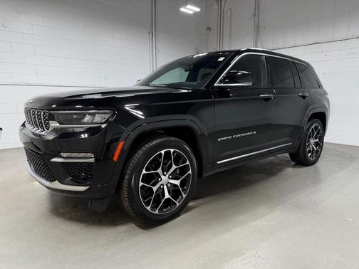 2022 Jeep Grand Cherokee Summit