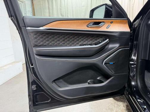 2022 Jeep Grand Cherokee Summit