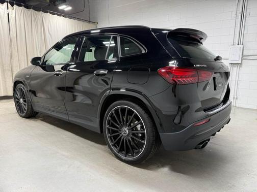 2025 Mercedes-Benz AMG GLA 35 Base