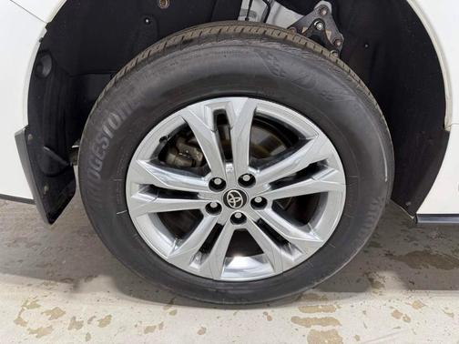 2021 Toyota Sienna XSE 7 Passenger