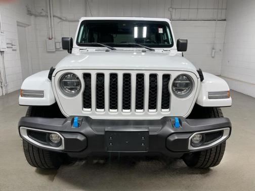 Bright White Clearcoat 2022 Jeep Wrangler Unlimited 4xe Sahara