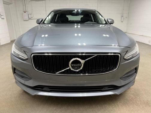 2018 Volvo S90 T5 Momentum