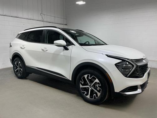 Snow White Pearl 2025 Kia Sportage Hybrid EX