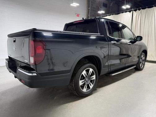 Crystal Black Pearl 2019 Honda Ridgeline RTL-E